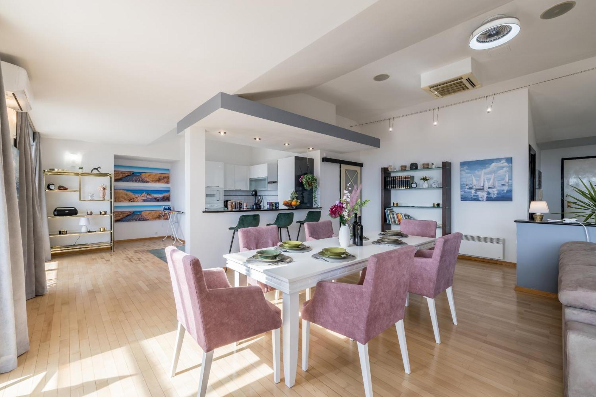 Urban Utopia Penthouse With Private Parking 斯普利特 外观 照片