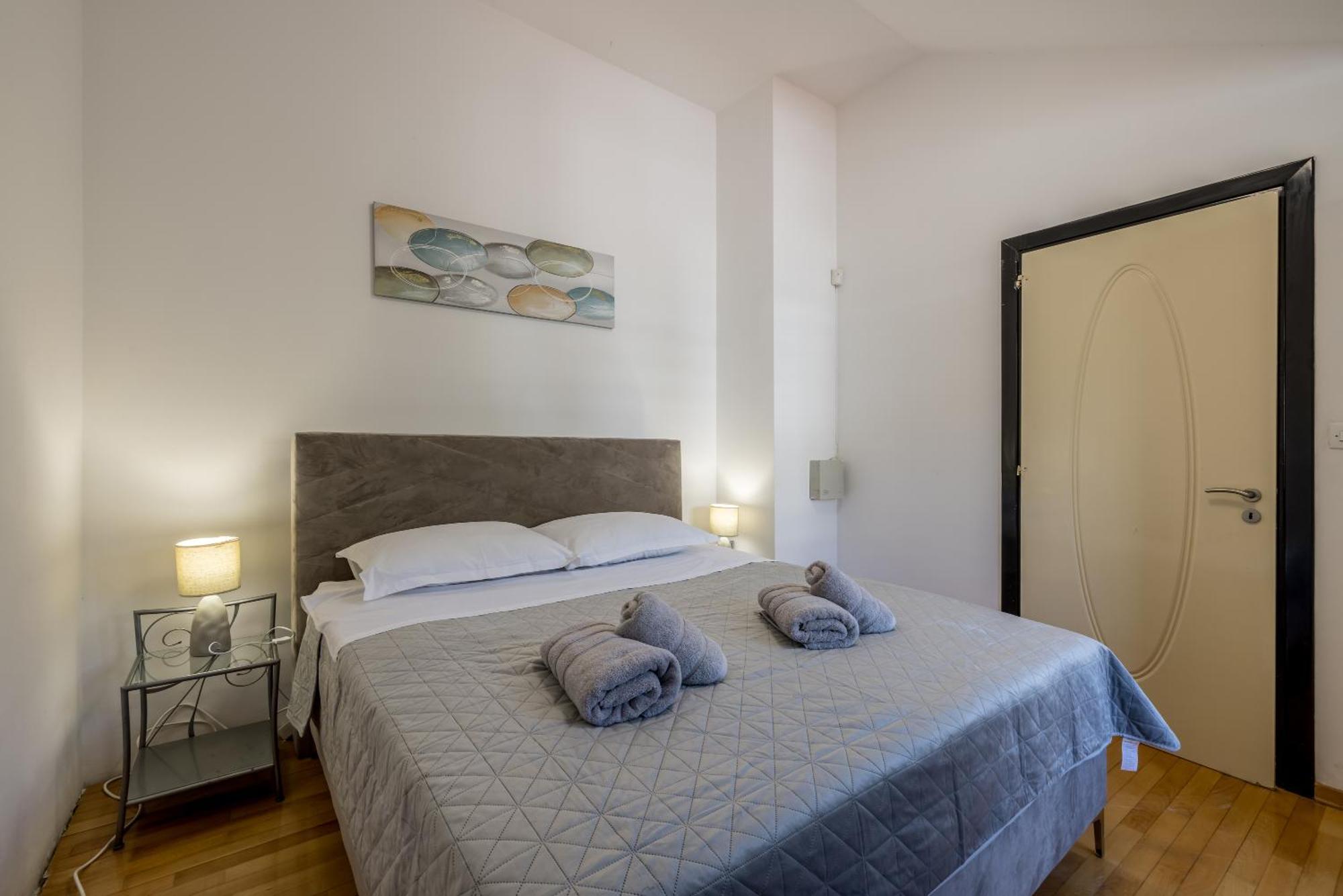 Urban Utopia Penthouse With Private Parking 斯普利特 外观 照片