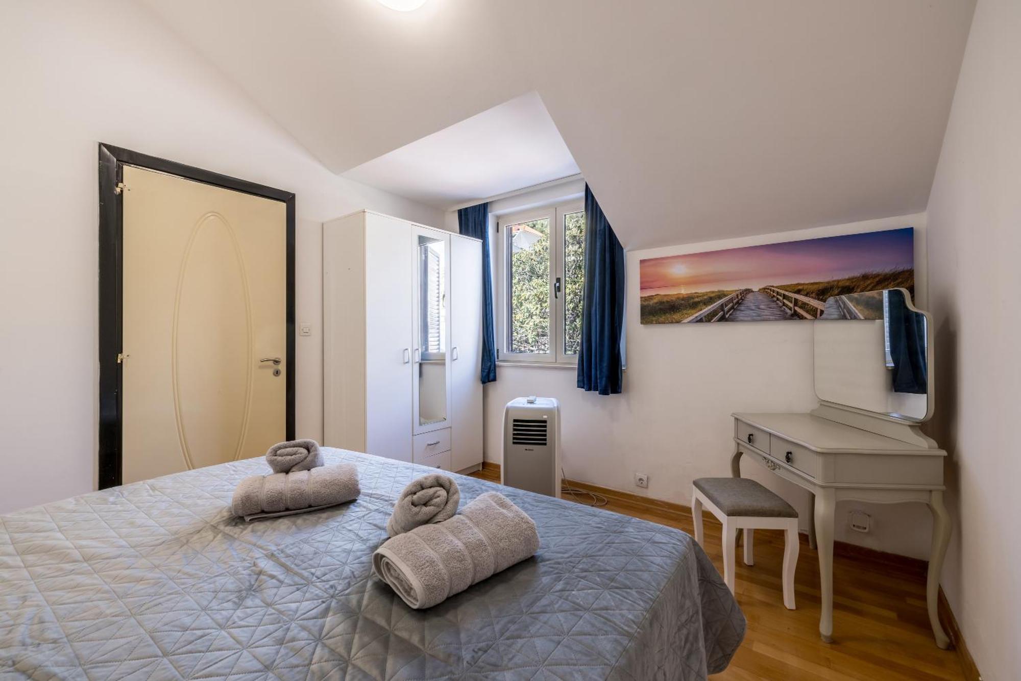 Urban Utopia Penthouse With Private Parking 斯普利特 外观 照片