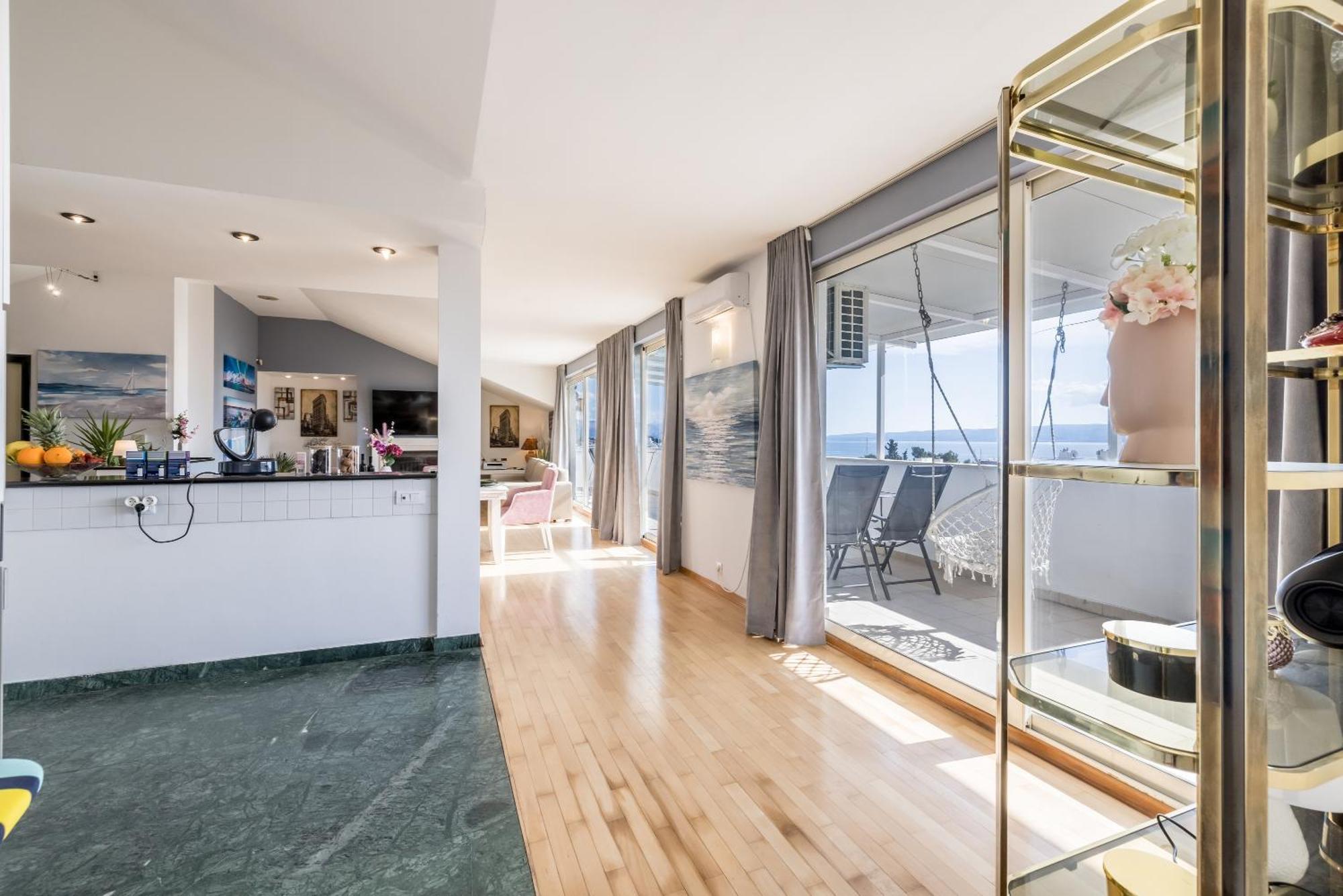 Urban Utopia Penthouse With Private Parking 斯普利特 外观 照片